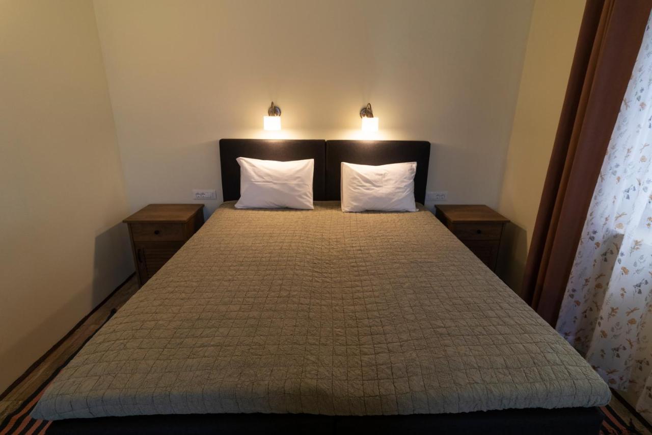 Taverna & Rooms Sutivan Bagian luar foto