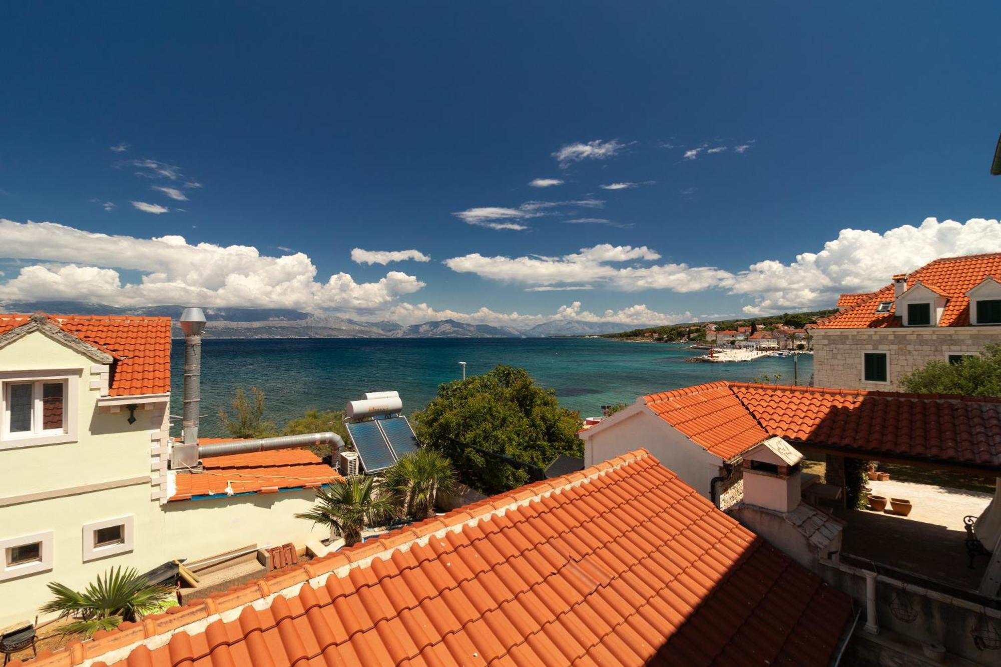 Taverna & Rooms Sutivan Bagian luar foto