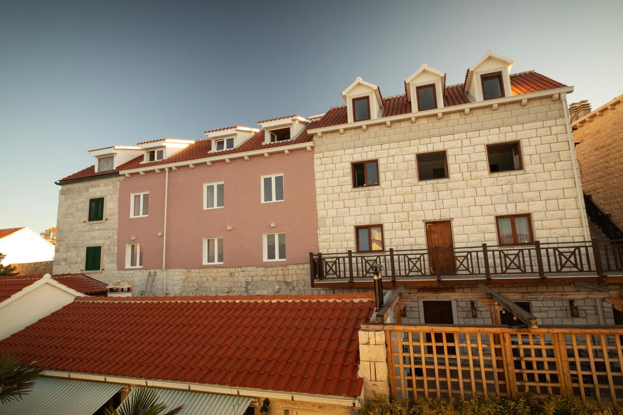 Taverna & Rooms Sutivan Bagian luar foto