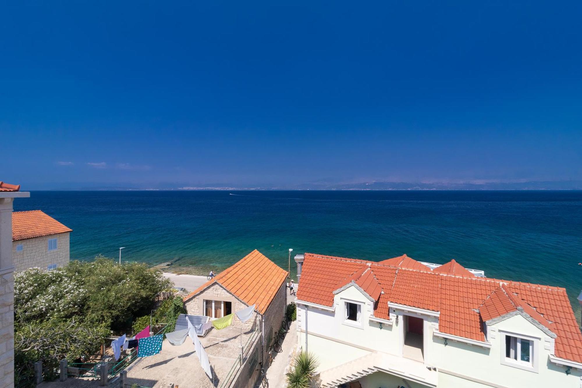 Taverna & Rooms Sutivan Bagian luar foto