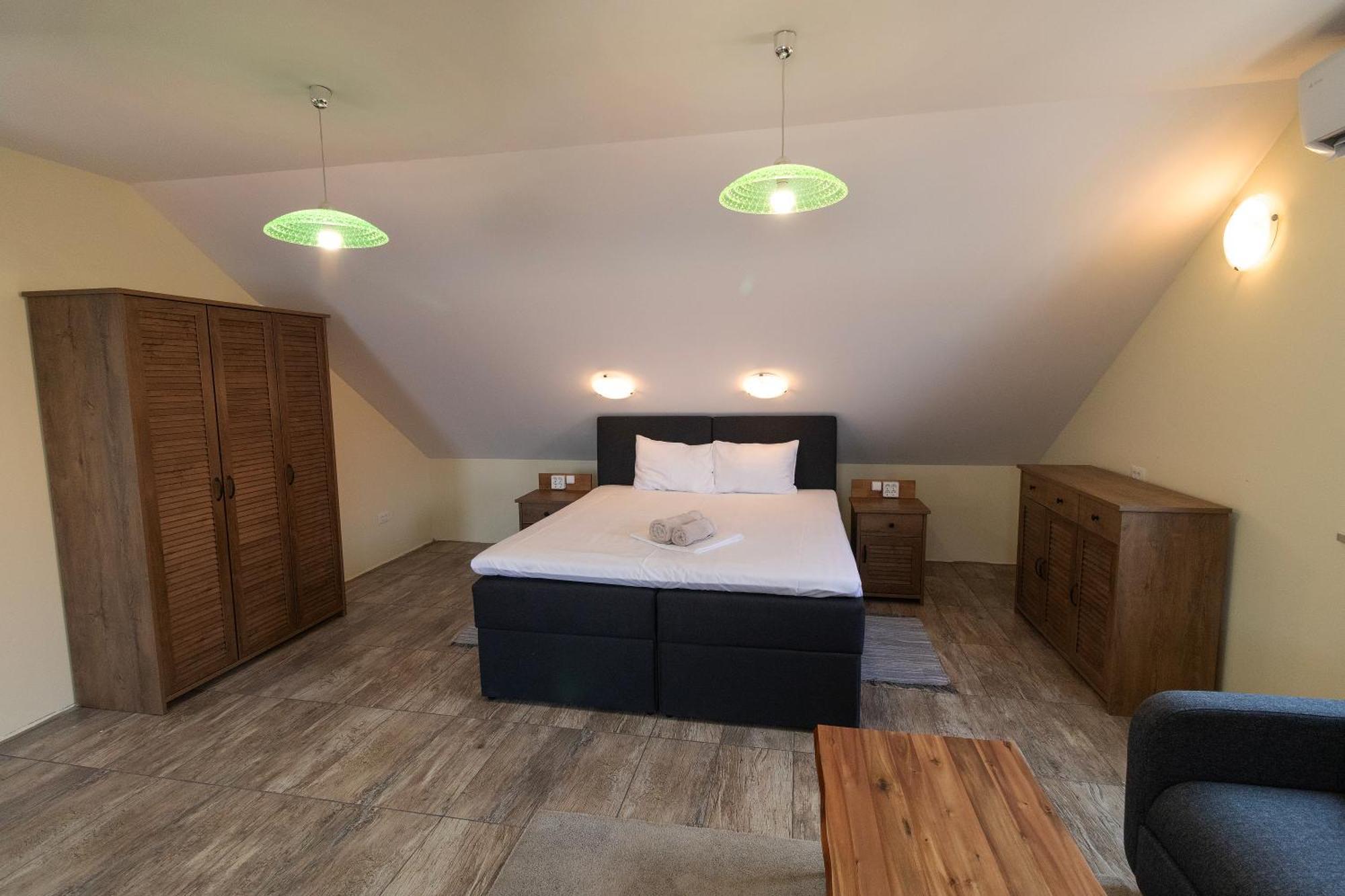 Taverna & Rooms Sutivan Bagian luar foto