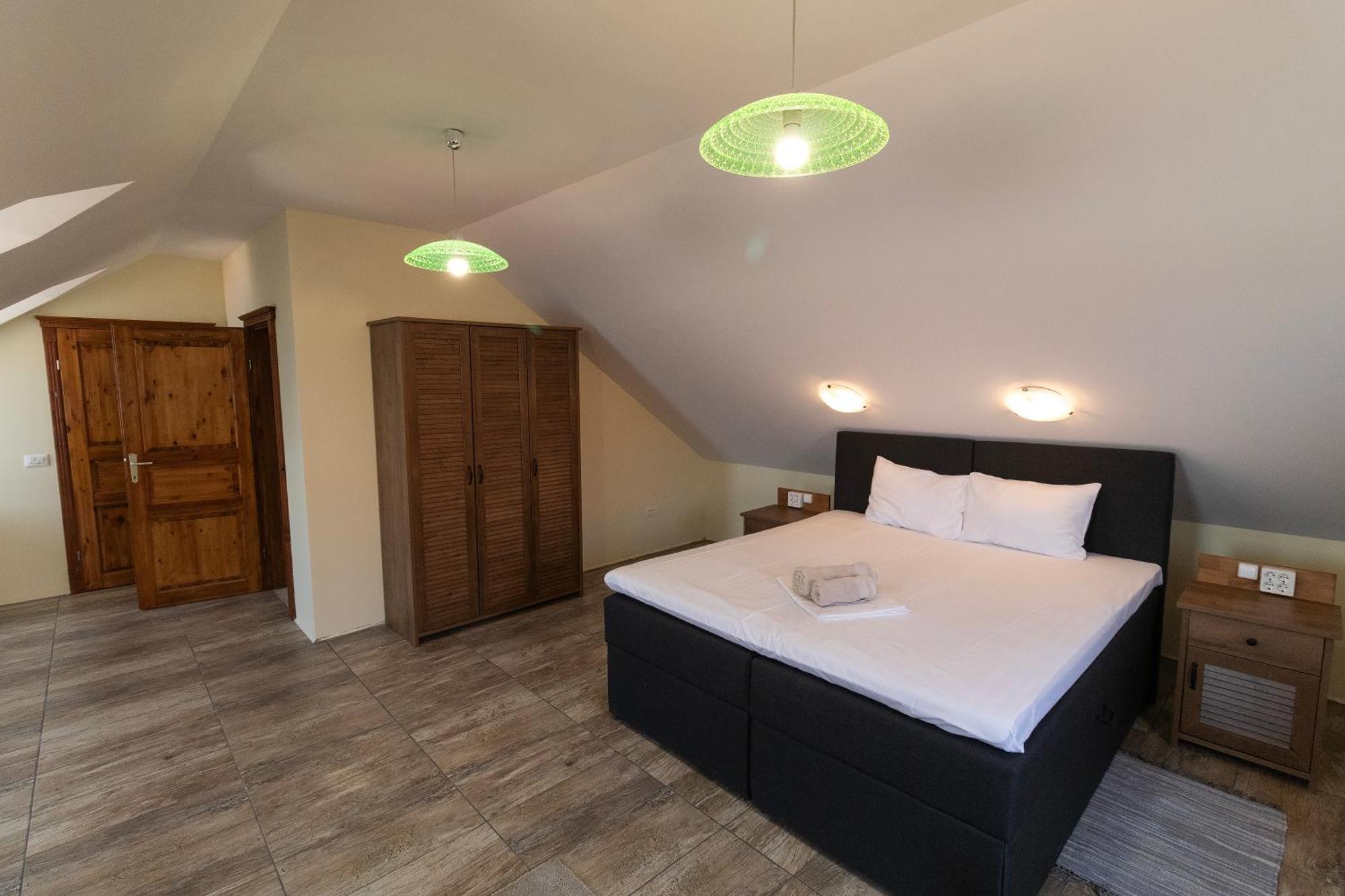 Taverna & Rooms Sutivan Bagian luar foto