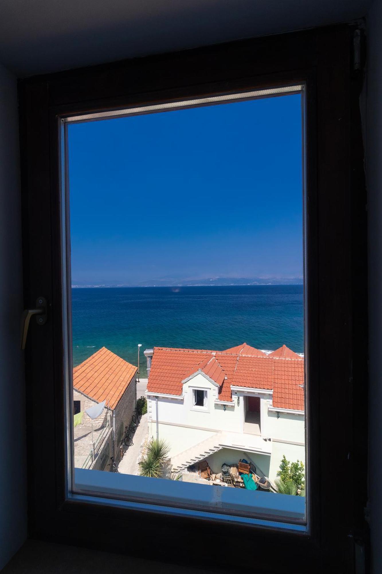 Taverna & Rooms Sutivan Bagian luar foto