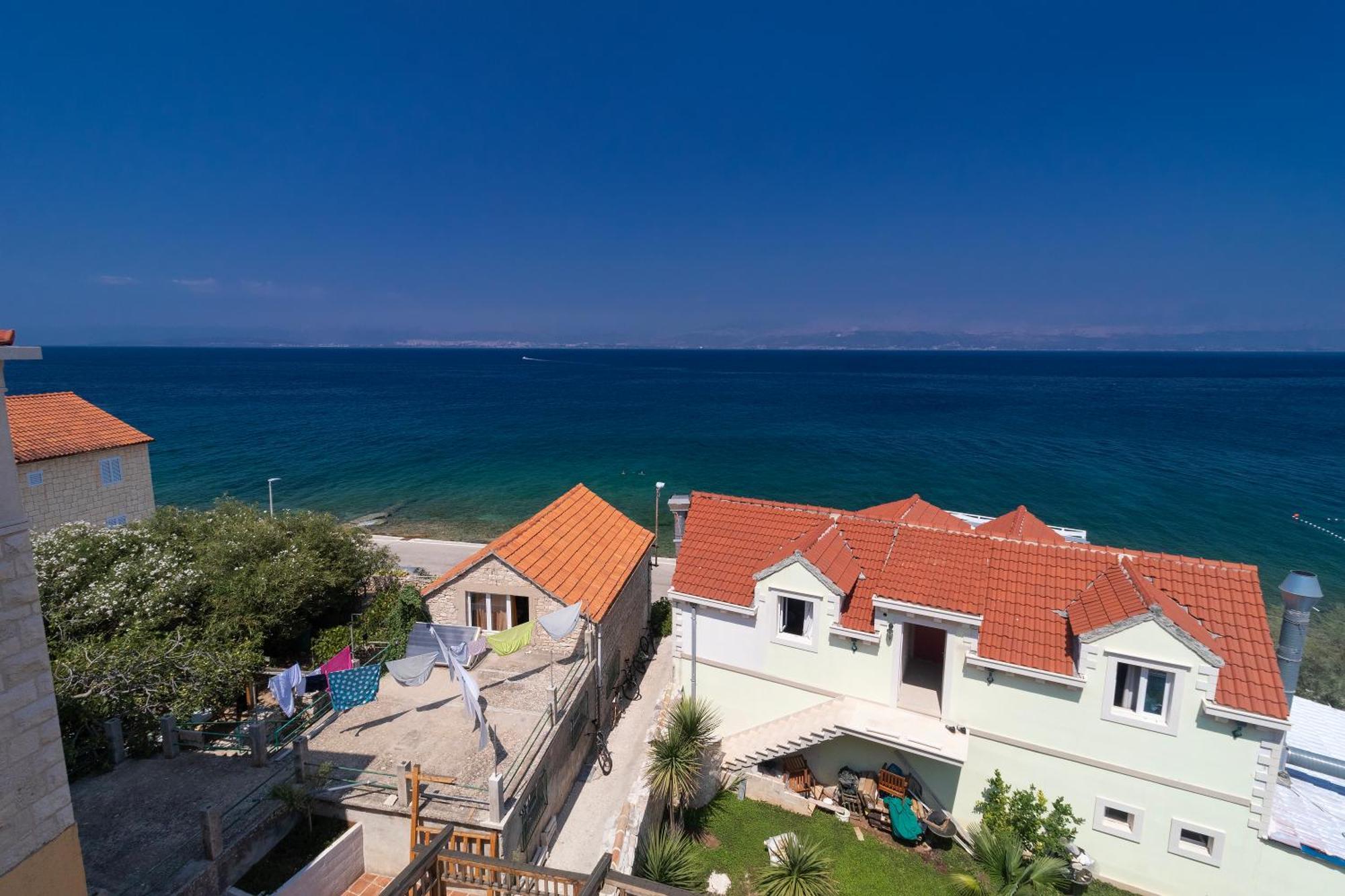 Taverna & Rooms Sutivan Bagian luar foto